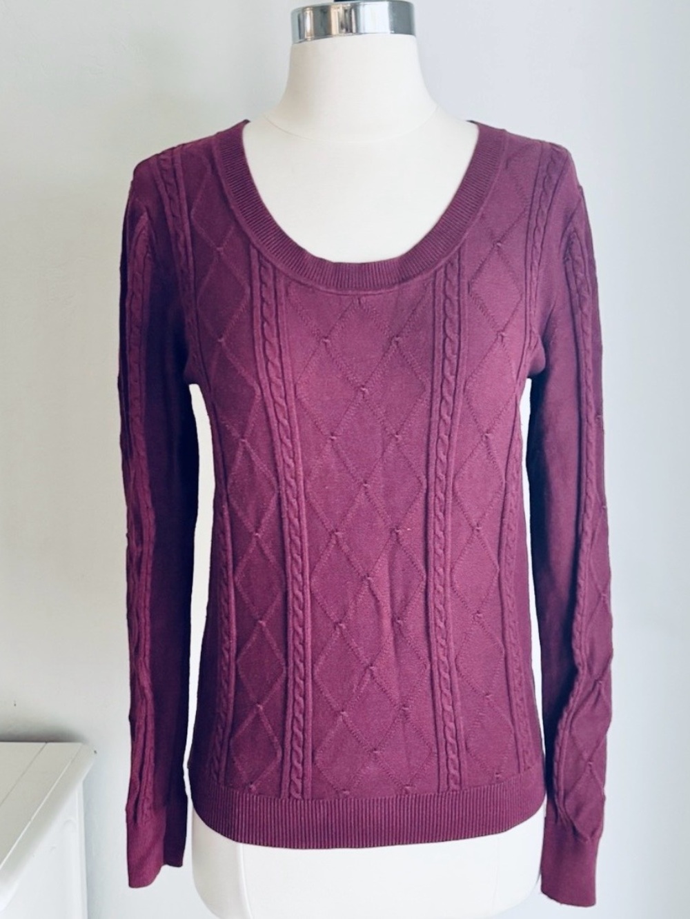 Banana Republic Fitted Scoop Neck Cable Knit Long Sleeve Pullover, Wine, Sz S